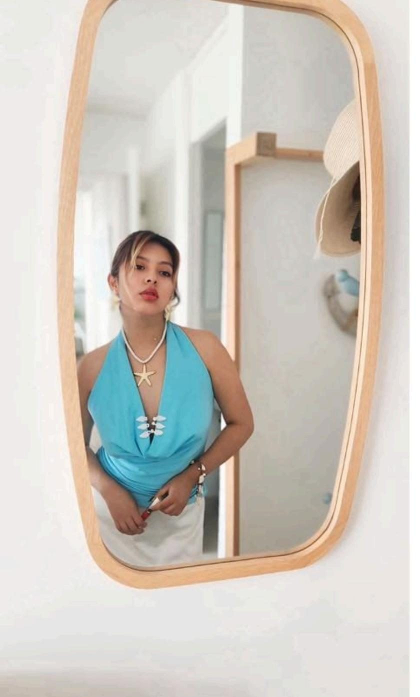 Top Azul KA004 halter celeste con botones artesanales, colección Kandela